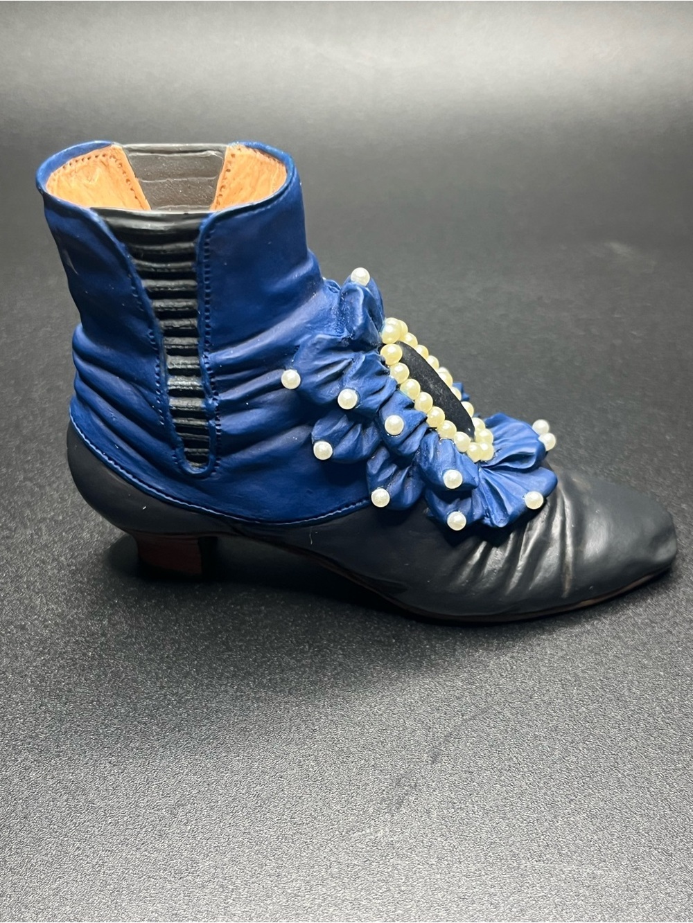 Just The Right Shoe Raine Victorian Ankle Boot Miniature w Box COA. Vintage 1999